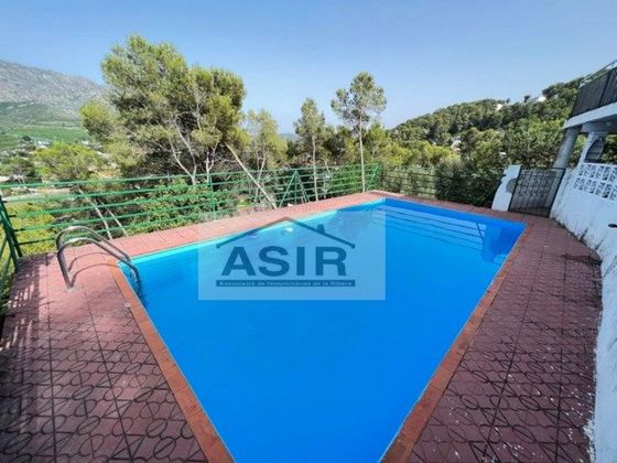 Foto 1 de Xalet en venda a calle Astúries de 3 habitacions amb terrassa i piscina