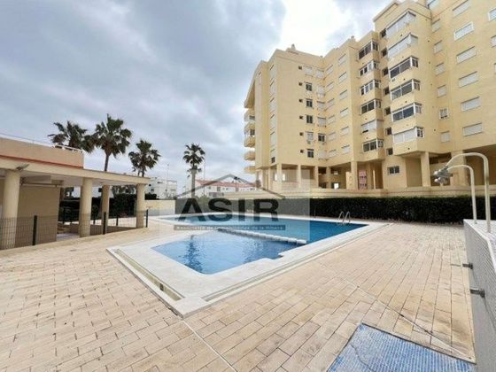 Foto 1 de Venta de piso en calle Arnau de Vilanova de 2 habitaciones con terraza y piscina