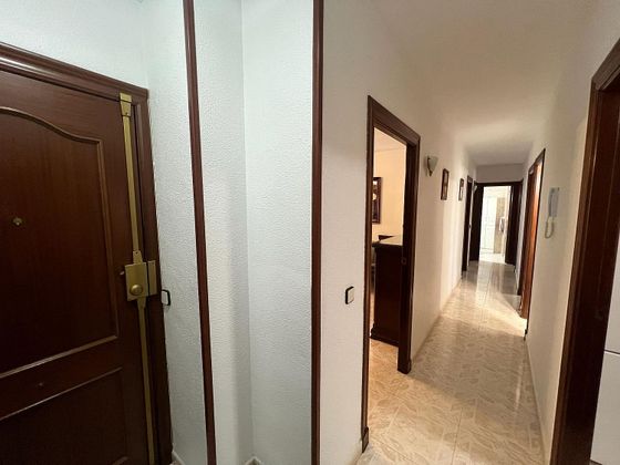 Foto 2 de Pis en venda a Linares de 4 habitacions amb balcó