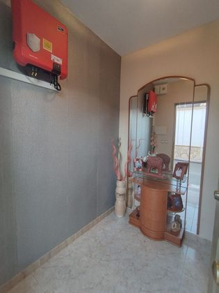 Foto 2 de Venta de casa en Lupión de 4 habitaciones con terraza y aire acondicionado