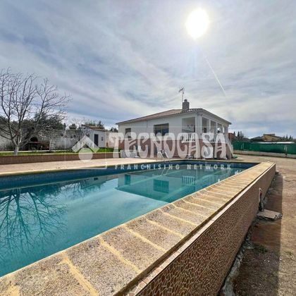 Foto 1 de Casa rural en venda a Linares de 3 habitacions amb terrassa i piscina