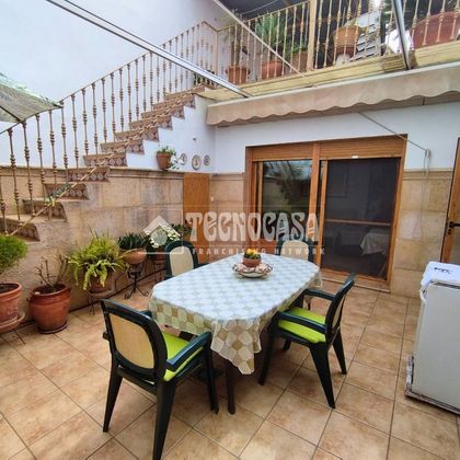 Foto 1 de Casa en venta en Linares de 4 habitaciones con terraza y garaje