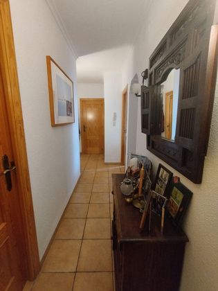 Foto 2 de Casa en venda a Linares de 4 habitacions amb terrassa i garatge