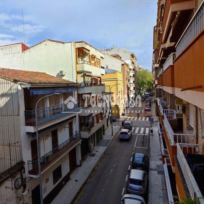 Foto 1 de Pis en venda a Linares de 4 habitacions amb balcó