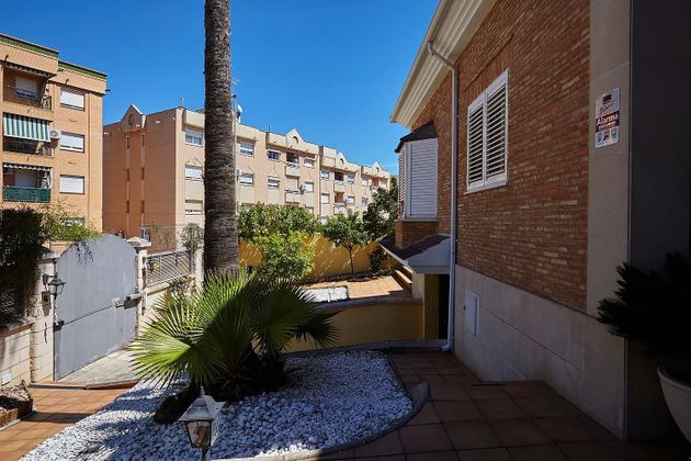 Foto 2 de Xalet en venda a Linares de 4 habitacions amb piscina i jardí