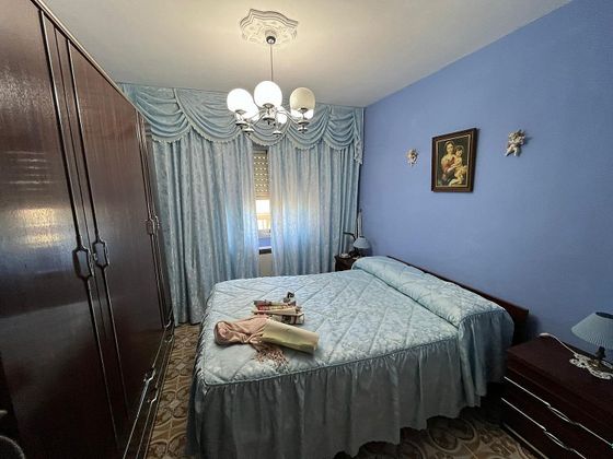 Foto 2 de Pis en venda a Pryconsa - Poligono Europa de 3 habitacions amb terrassa i aire acondicionat