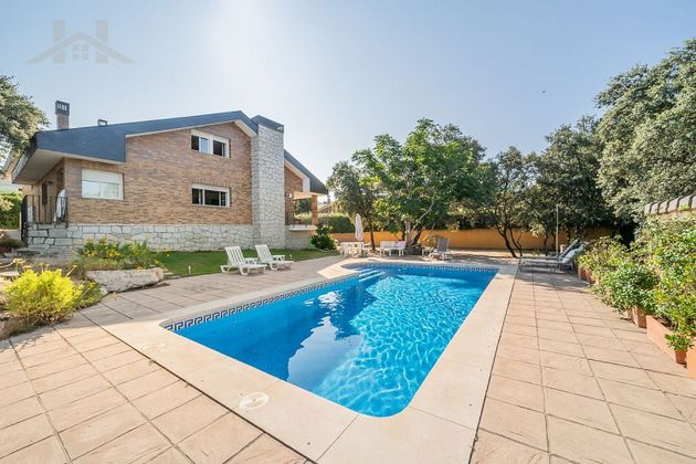 Foto 1 de Xalet en venda a Hoyo de Manzanares de 6 habitacions amb terrassa i piscina