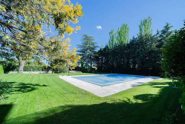 Foto 2 de Pis en venda a Hoyo de Manzanares de 3 habitacions amb terrassa i piscina