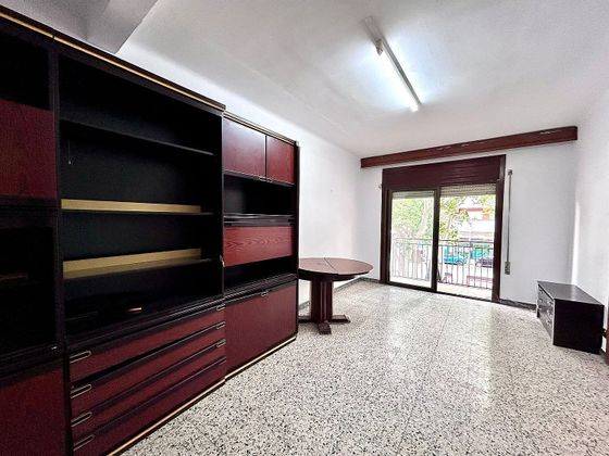 Foto 1 de Pis en venda a Centre - Cornellà de Llobregat de 3 habitacions amb balcó