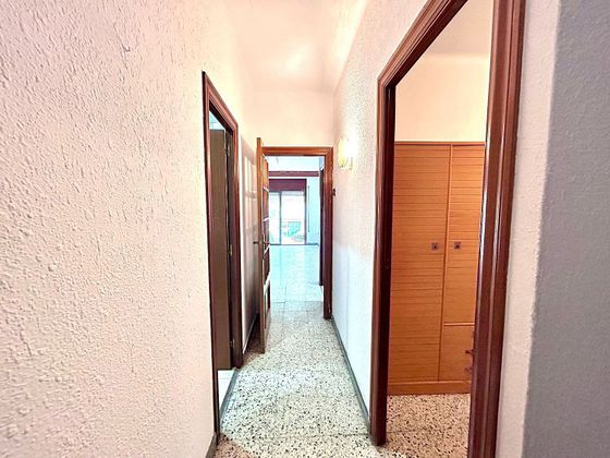 Foto 2 de Piso en venta en Centre - Cornellà de Llobregat de 3 habitaciones con balcón