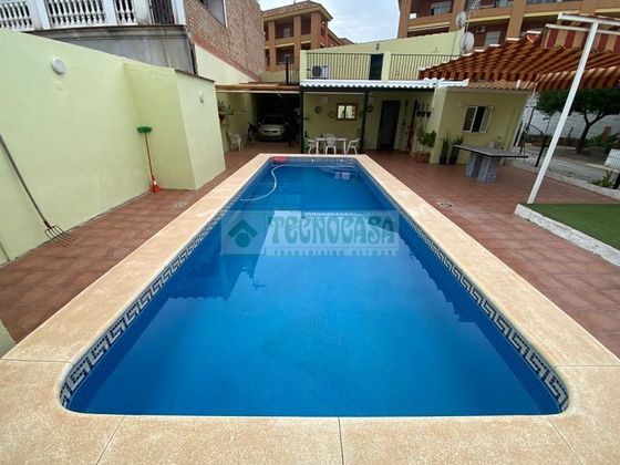 Foto 1 de Venta de casa en Rinconada (La) de 2 habitaciones con terraza y piscina