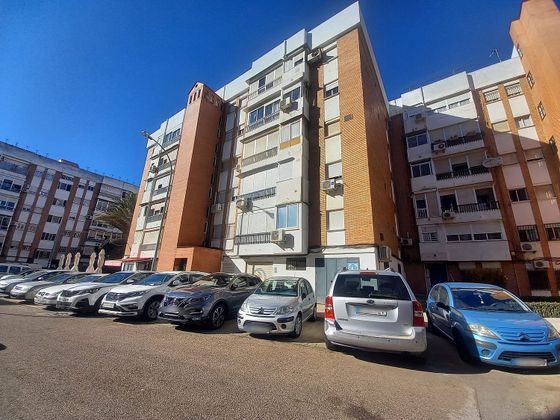 Foto 1 de Local en alquiler en Doctor Barraquer - G. Renfe - Policlínico de 53 m²
