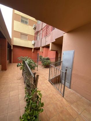 Foto 2 de Venta de piso en Pino Montano - Consolación - Las Almenas de 4 habitaciones con terraza y jardín
