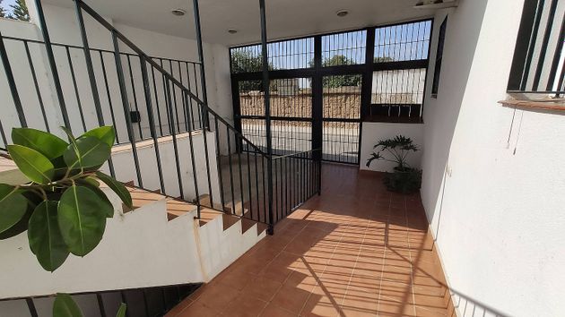 Foto 1 de Venta de piso en Guillena de 1 habitación con garaje y aire acondicionado