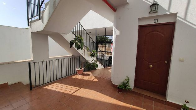 Foto 2 de Venta de piso en Guillena de 1 habitación con garaje y aire acondicionado