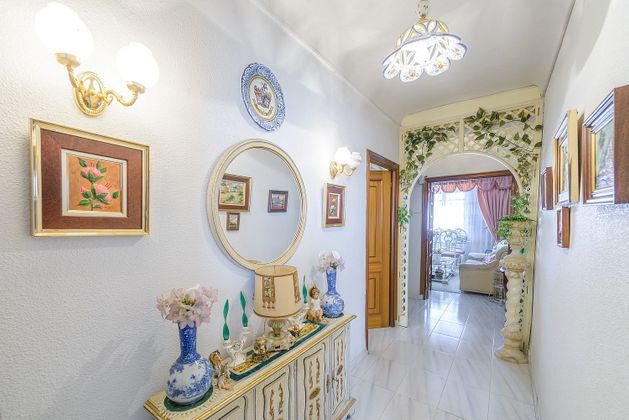Foto 1 de Pis en venda a Ventas de 4 habitacions amb terrassa i calefacció