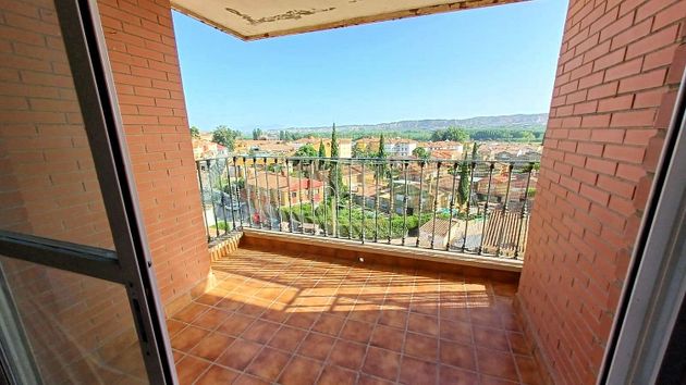 Foto 1 de Piso en venta en Guadix de 3 habitaciones con terraza y balcón