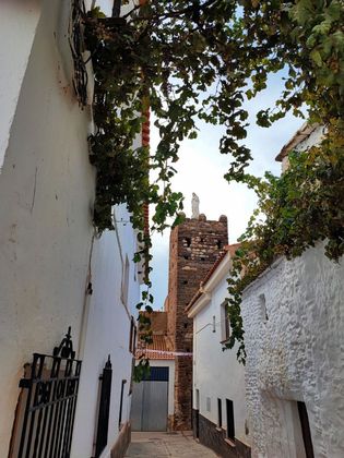 Foto 1 de Venta de casa en Jerez del Marquesado de 4 habitaciones con balcón