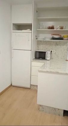 Foto 2 de Alquiler de piso en calle Do Conde de Torrecedeira de 4 habitaciones con muebles y calefacción