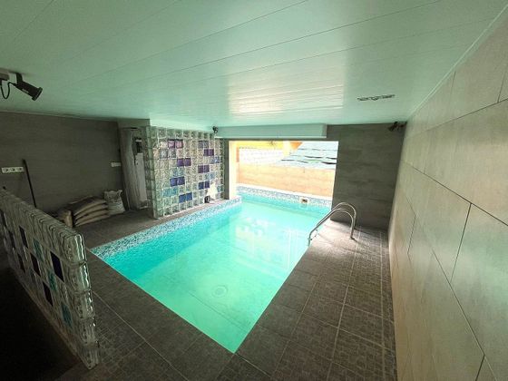 Foto 1 de Casa en venda a Centre - Prat de Llobregat, El de 4 habitacions amb terrassa i piscina