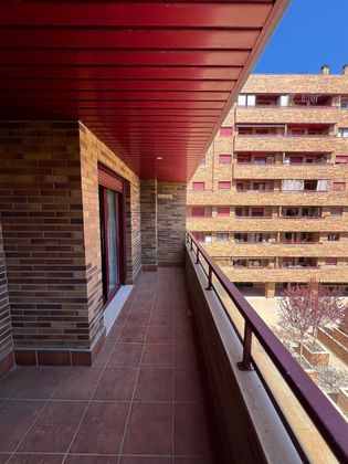 Foto 1 de Venta de piso en Seseña Centro de 2 habitaciones con terraza y piscina