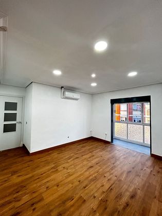 Foto 2 de Venta de piso en Ventas de 1 habitación con terraza y calefacción