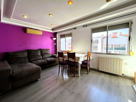 Foto 1 de Piso en venta en Barrio Torrero de 2 habitaciones con balcón y aire acondicionado