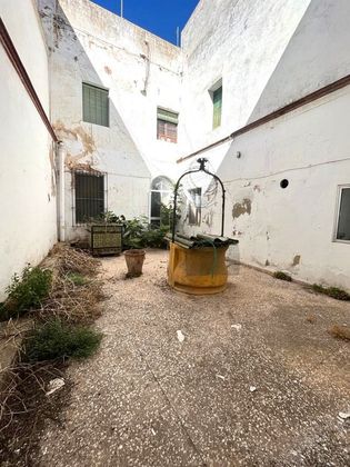 Foto 1 de Casa adossada en venda a Carmona de 5 habitacions amb balcó