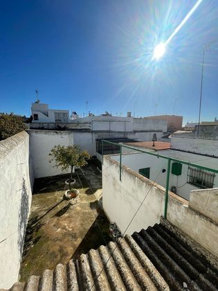 Foto 2 de Casa adossada en venda a Centro - Alcalá de Guadaira de 3 habitacions amb garatge i balcó