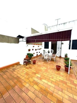 Foto 1 de Venta de casa en Carmona de 6 habitaciones con terraza y garaje