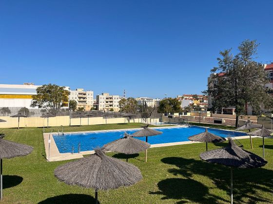 Foto 2 de Pis en venda a Nueva Alcalá de 3 habitacions amb piscina i garatge