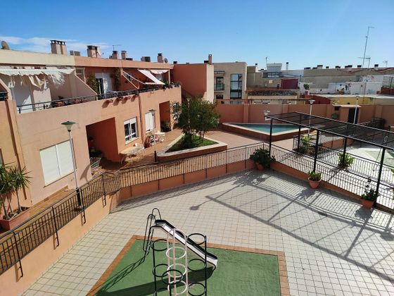 Foto 1 de Venta de casa en Massamagrell de 3 habitaciones con terraza y piscina