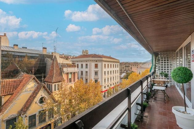 Foto 2 de Pis en venda a Centre - Passeig i Rodalies de 5 habitacions amb terrassa i balcó