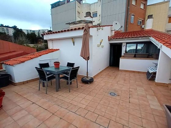 Foto 2 de Ático en venta en Centre - Colomeres - Rambles de 3 habitaciones con terraza y garaje