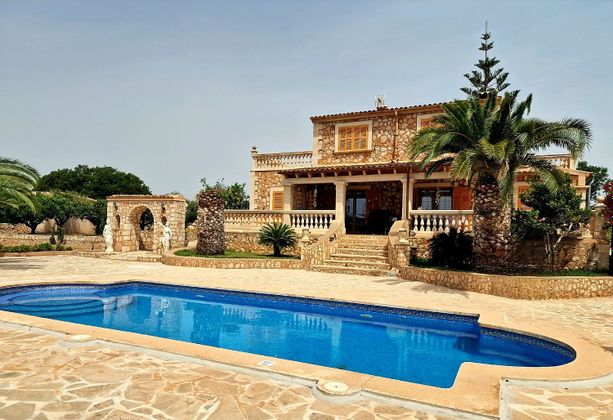 Foto 1 de Venta de casa rural en Santanyí de 5 habitaciones con terraza y piscina