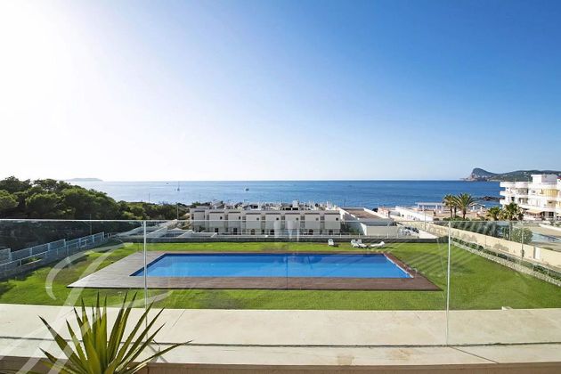 Foto 2 de Ático en venta en San Agustín - Cala de Bou de 2 habitaciones con terraza y piscina