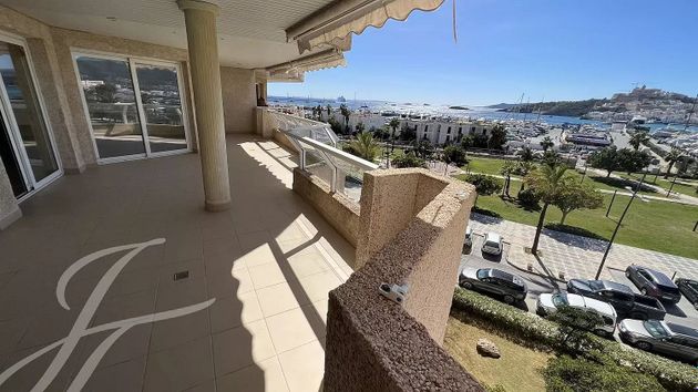 Foto 2 de Piso en venta en Marina Botafoc - Platja de Talamanca de 5 habitaciones con terraza y piscina