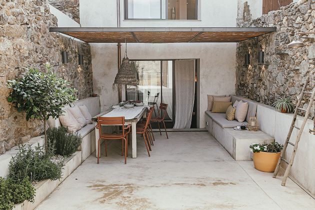 Foto 1 de Venta de casa adosada en calle Montera de 1 habitación con terraza y jardín