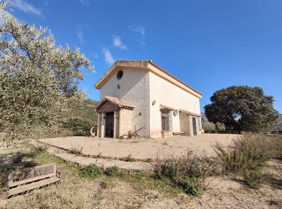Foto 1 de Casa rural en venda a calle Del Castillejo de 3 habitacions amb terrassa i piscina