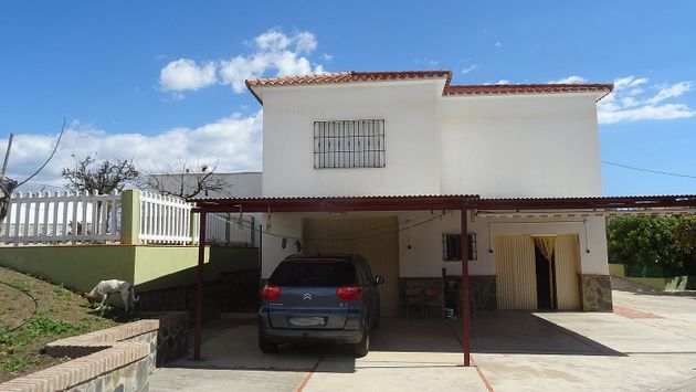 Foto 1 de Chalet en venta en Pinos de Alhaurín - Periferia de 3 habitaciones con terraza y piscina