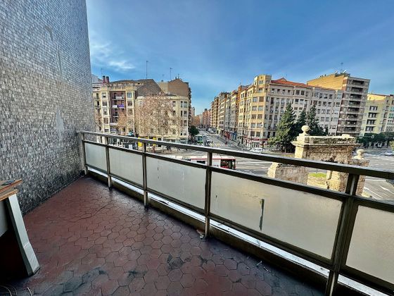 Foto 2 de Venta de piso en Paseo Independencia de 4 habitaciones con terraza y balcón