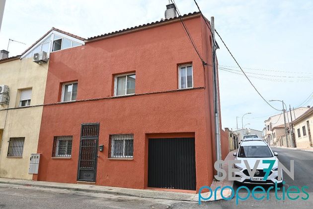 Foto 1 de Casa adossada en venda a calle Benavente de 4 habitacions amb piscina i garatge