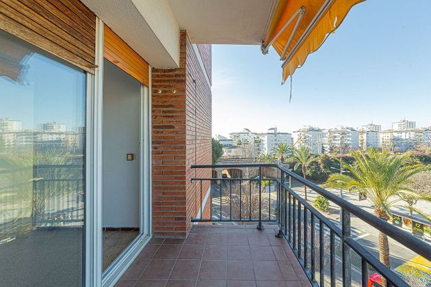 Foto 1 de Piso en venta en Els Molins - La Devesa - El Poble-sec de 3 habitaciones con terraza y jardín