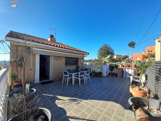 Foto 1 de Xalet en venda a Castellnou - Can Mir - Sant Muç de 5 habitacions amb terrassa i piscina
