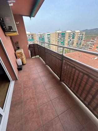 Foto 2 de Piso en venta en Llagosta, La de 4 habitaciones con balcón y aire acondicionado