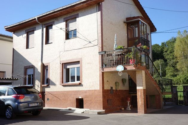 Foto 1 de Casa adossada en venda a calle Las Mazas de 3 habitacions amb jardí i calefacció