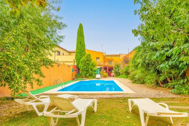 Foto 1 de Casa rural en venda a Fortià de 6 habitacions amb terrassa i piscina