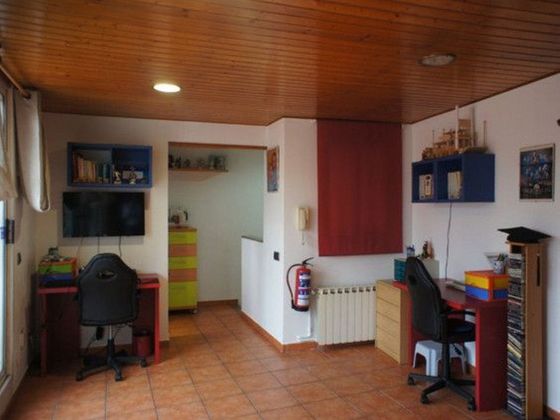 Foto 1 de Casa en venda a Passeig Maragall - Zona Estació de 4 habitacions amb terrassa i garatge