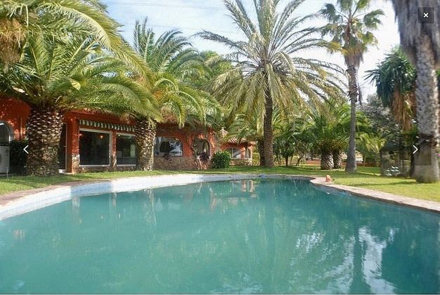 Foto 2 de Xalet en venda a Casco Antiguo de 15 habitacions amb terrassa i piscina