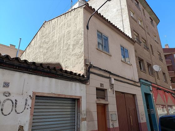 Foto 1 de Venta de casa en calle De la Reina Felicia de 4 habitaciones con terraza y garaje